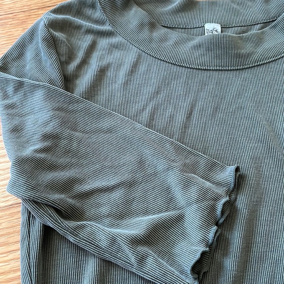 NEVER WORN | Free People 'Talk to Me' Shirt in Army | XS - Picture 1 of 7